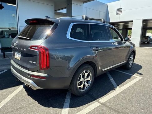 Used 2020 Kia Telluride EX AWD/4WD image 3