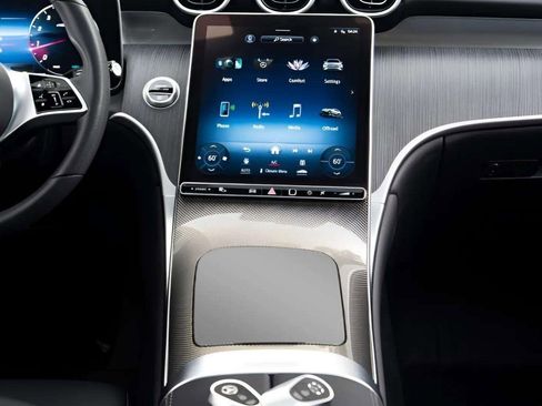 Used 2024 Mercedes-Benz GLC 300 4MATIC image 46