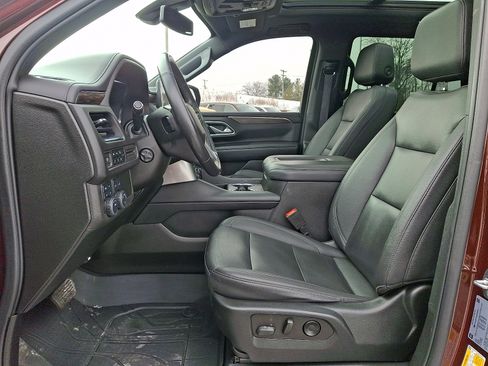 Used 2022 Chevrolet Tahoe Z71 w/ Luxury Package image 14