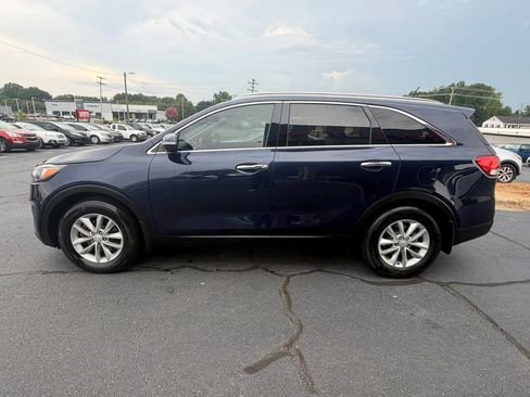 Used 2017 Kia Sorento LX FWD image 4