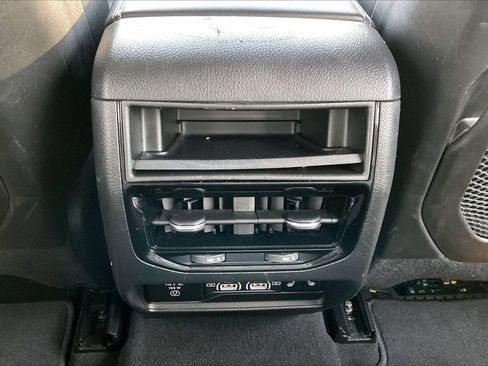 Certified 2023 Jeep Grand Cherokee Limited image 18