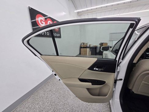 Used 2014 Honda Accord EX-L image 25