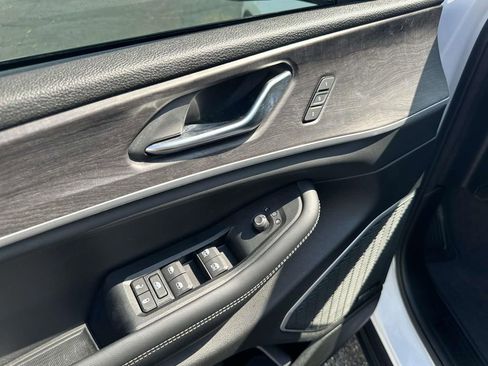 Used 2022 Jeep Grand Cherokee Limited 4xe image 17