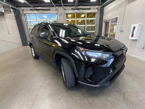 Used 2021 Toyota RAV4 LE AWD/4WD image 7