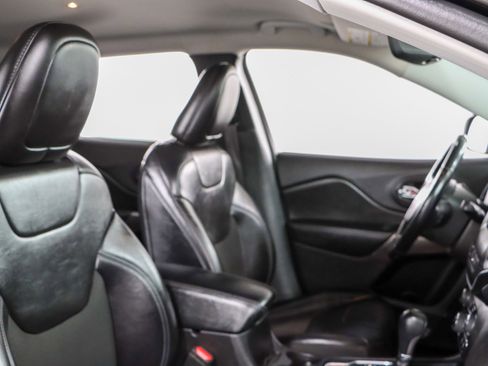 Used 2021 Jeep Cherokee Latitude Plus image 26