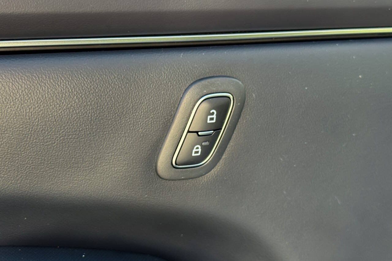 Used 2022 Ford Mustang Mach-E Select AWD/4WD image 22