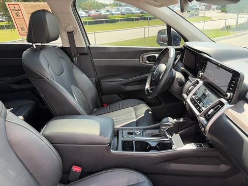 Used 2022 Kia Sorento EX w/ Panoramic Sunroof Package FWD image 31