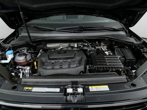 Used 2022 Volkswagen Tiguan SE R-Line image 36