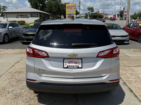 Used 2020 Chevrolet Equinox LS w/ LS Convenience Package FWD image 6