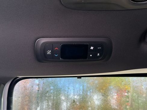 New 2026 Chrysler Pacifica Select AWD/4WD image 15
