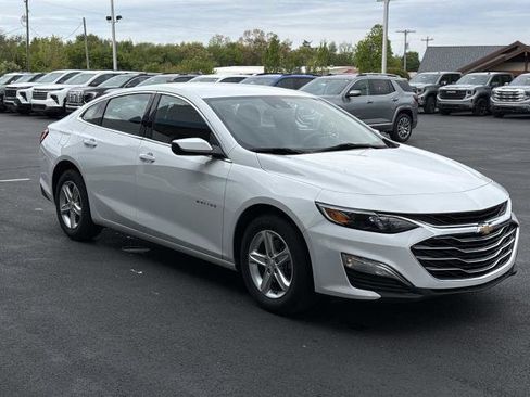 Used 2024 Chevrolet Malibu LS w/ Driver Confidence Package FWD image 2