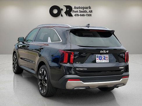 Used 2025 Kia Sorento SX FWD image 4