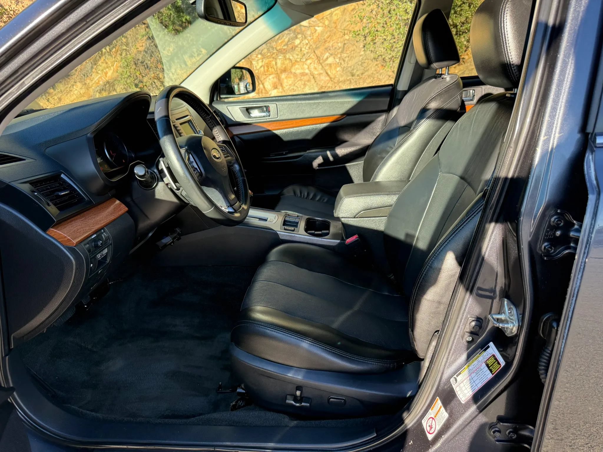 Used 2013 Subaru Outback 3.6R Limited w/ Moonroof Pkg AWD/4WD image 14