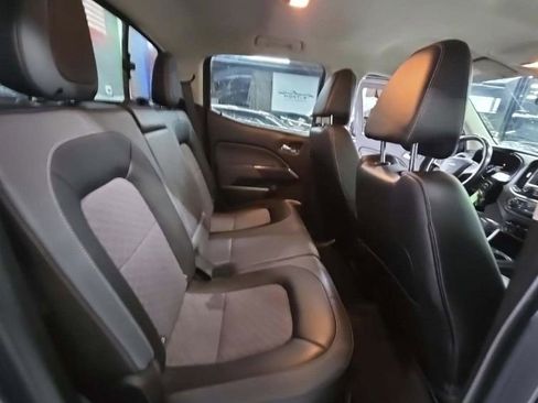 Used 2017 Chevrolet Colorado Z71 image 11