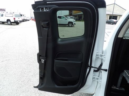 Used 2022 Chevrolet Colorado LT w/ Fleet Safety Package RWD image 30