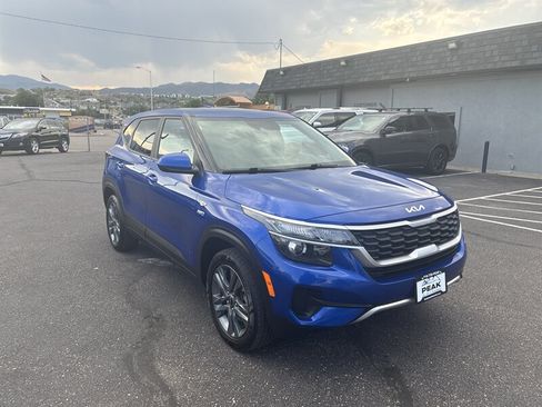Used 2022 Kia Seltos LX AWD/4WD image 1