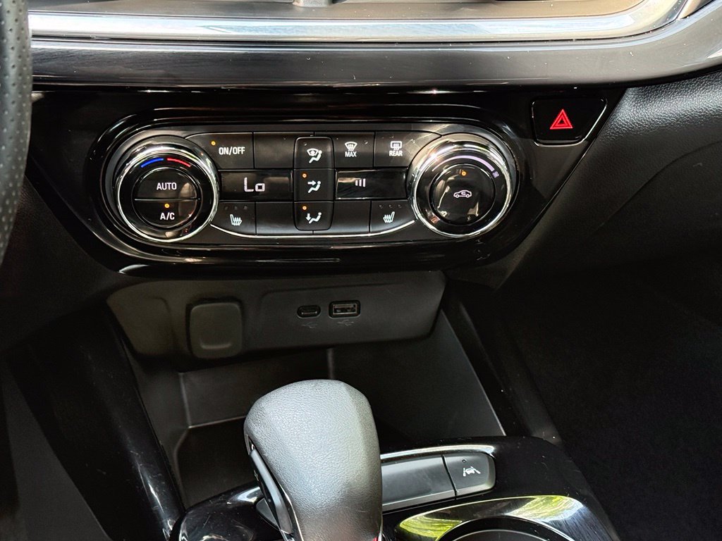 Used 2025 Chevrolet Trax RS w/ Driver Confidence Package FWD image 19