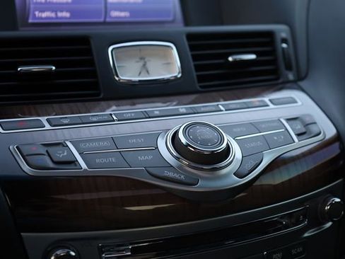 Used 2015 INFINITI Q70 L 3.7 w/ Deluxe Touring Package image 21