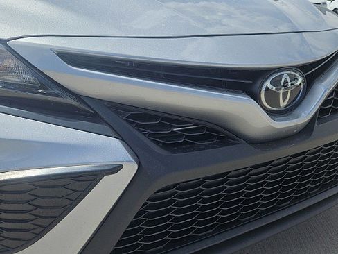 Used 2023 Toyota Camry SE w/ Audio Upgrade Package FWD image 3