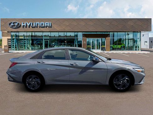 New 2026 Hyundai Elantra Sport FWD image 9
