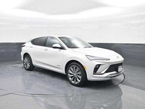 Used 2025 Buick Envista Avenir image 1