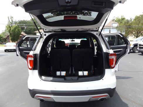 Used 2016 Ford Explorer XLT image 29