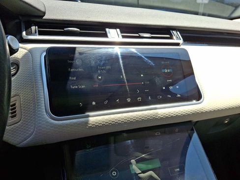 Used 2020 Land Rover Range Rover Velar S AWD/4WD image 18