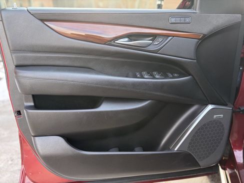Used 2018 Cadillac Escalade Premium Luxury image 14