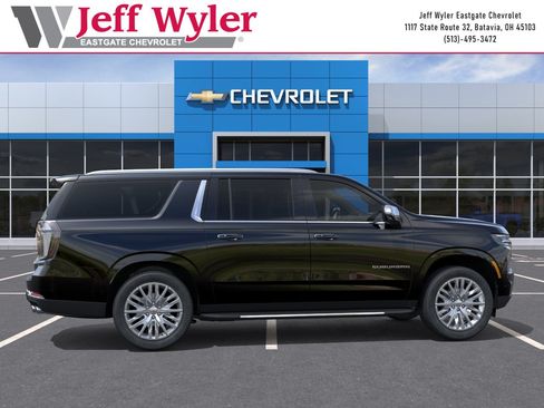 New 2026 Chevrolet Suburban Premier w/ Sun And Tow Package AWD/4WD image 5