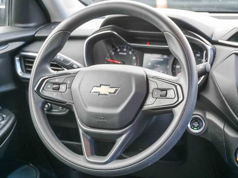 Used 2023 Chevrolet TrailBlazer LT FWD image 16