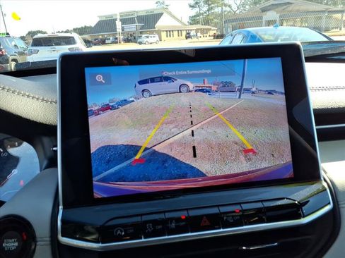 Used 2024 Jeep Compass Limited image 23