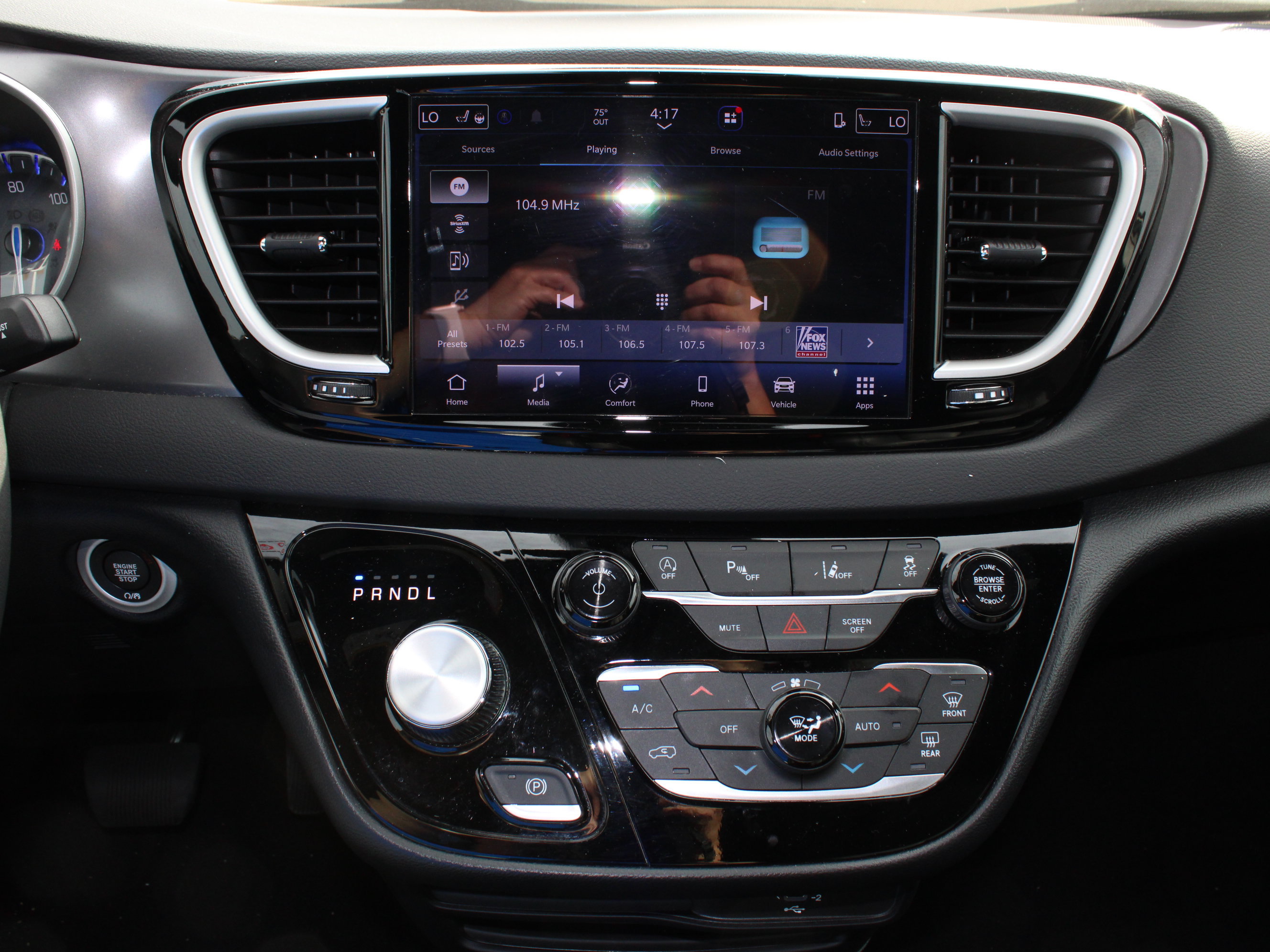 Used 2026 Chrysler Pacifica Select FWD image 13