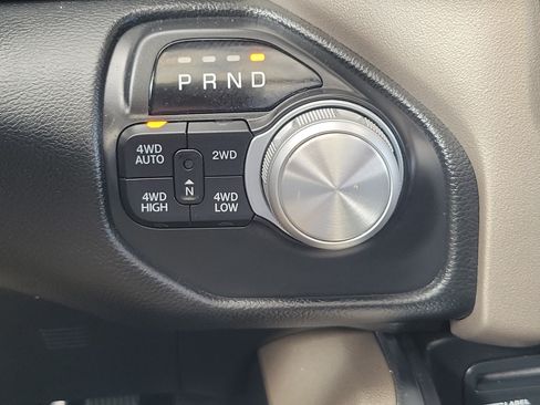 Used 2019 RAM 1500 Laramie AWD/4WD image 24