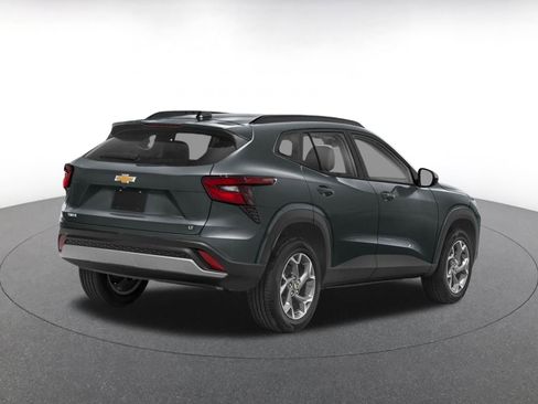 Used 2025 Chevrolet Trax LT FWD image 2