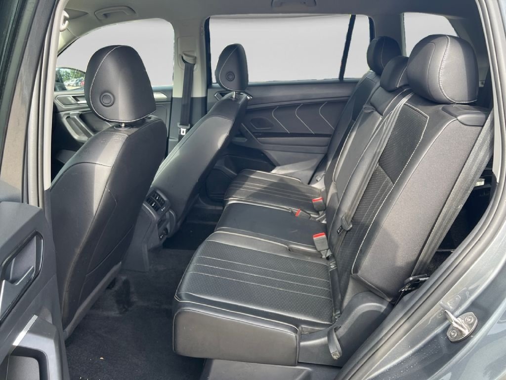 Used 2024 Volkswagen Tiguan SE FWD image 37