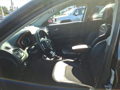 Used 2020 Jeep Compass Trailhawk image 20