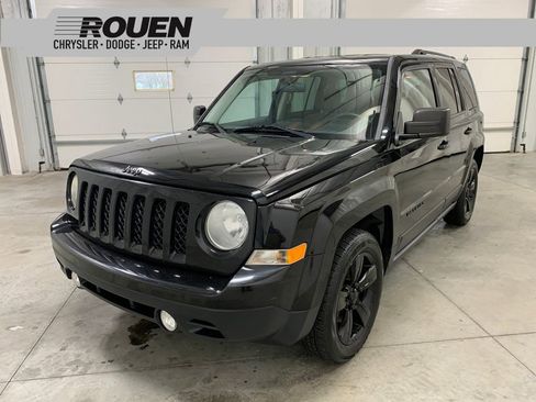 Used 2014 Jeep Patriot Sport w/ Power Value Group image 1