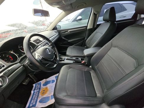 Used 2018 Volkswagen Passat 2.0T R-Line FWD image 4