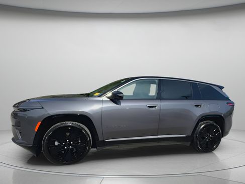 Used 2025 Jeep Wagoneer S Launch Edition image 14