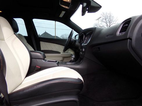 Used 2016 Dodge Charger SXT w/ AWD Premium Group image 28