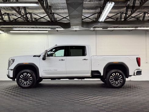 Used 2024 GMC Sierra 3500 Denali Ultimate image 3