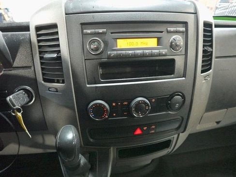 Used 2011 Freightliner Sprinter 2500 image 15