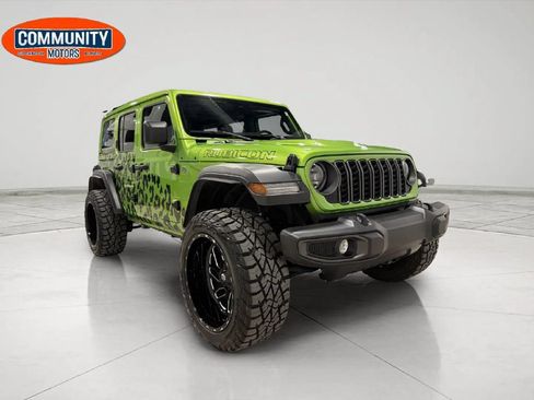 Used 2025 Jeep Wrangler Unlimited Rubicon w/ XTREMEE 35" Tire Package AWD/4WD image 10