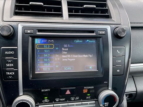 Used 2012 Toyota Camry SE FWD image 26