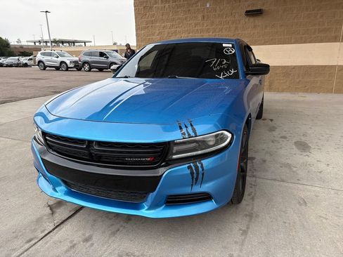 Used 2018 Dodge Charger SXT w/ Blacktop Package RWD image 1