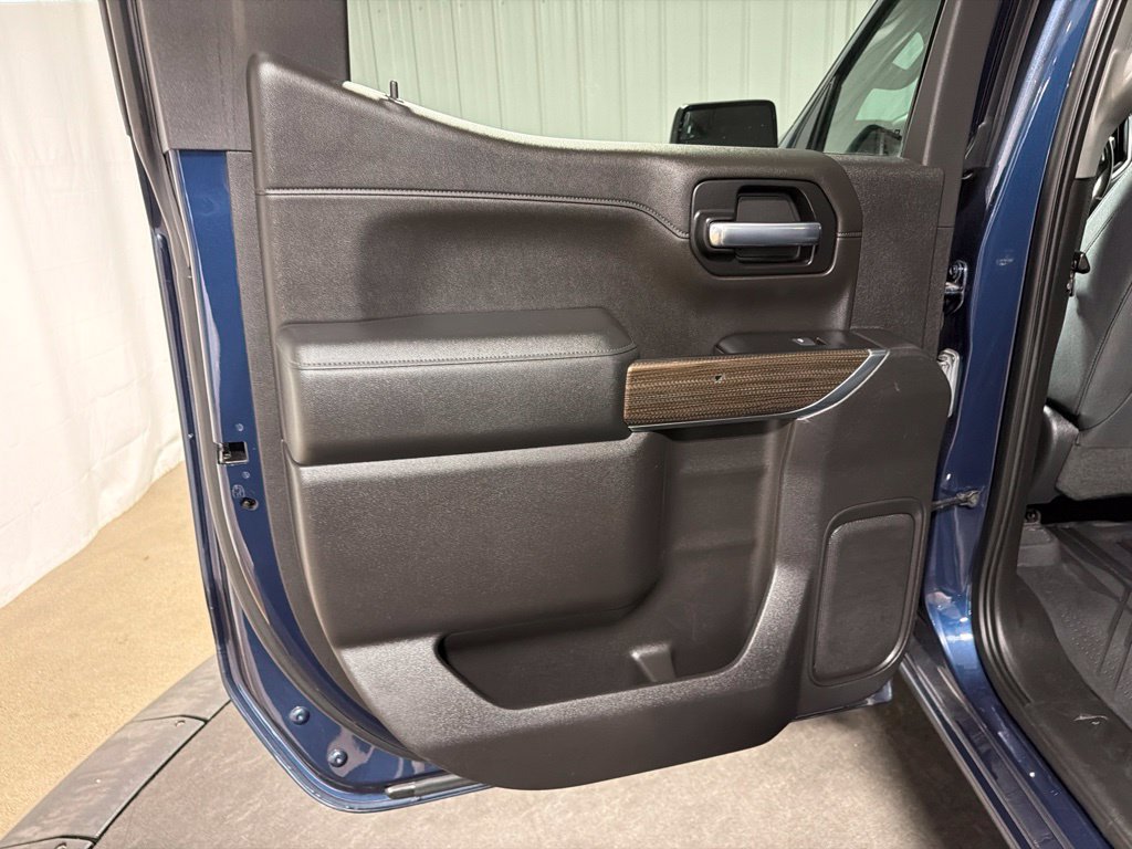 Used 2019 Chevrolet Silverado 1500 RST AWD/4WD image 17