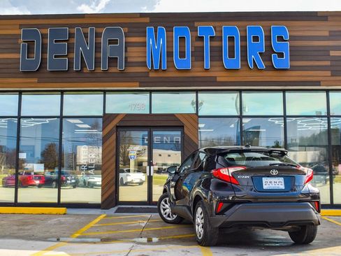 Used 2021 Toyota C-HR LE image 15