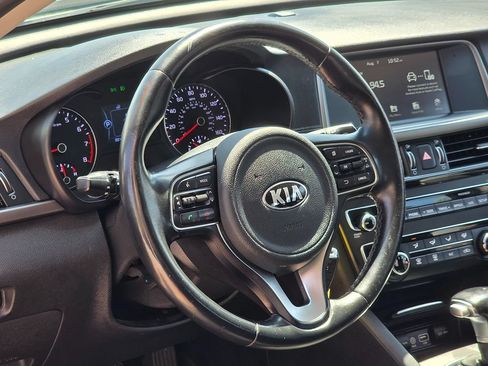 Used 2018 Kia Optima S FWD image 18