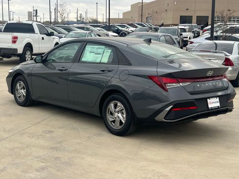 New 2026 Hyundai Elantra SE image 9