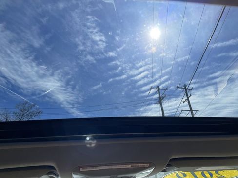 Used 2019 Toyota RAV4 Limited w/ Carpet Mat Package image 22